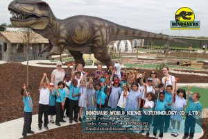 Animatronic T-rex Size : Length 12m , Width 2.3m , Height 4.8m