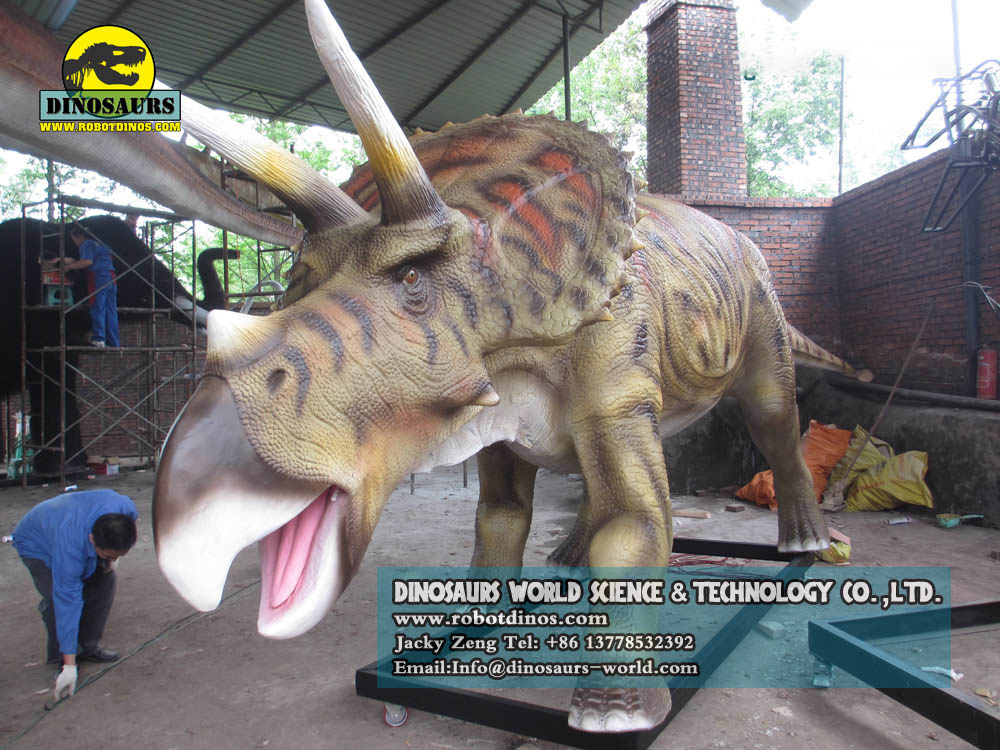 DWD038-3-Triceratops-Animatronic-Dinosaur